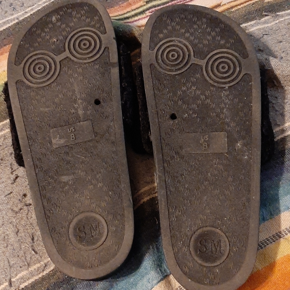 Steve Madden Fuzzy Slides Size 8 - image 2